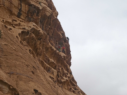 Giordania arrampicata - Giordania arrampicata: Andrea Cattarossi apre Zizzagando