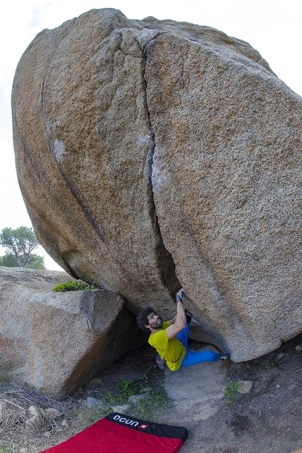 Bouldering Monte Ortobene, Sardegna - Monte Ortobene boulder: Filippo Manca su Isperrake