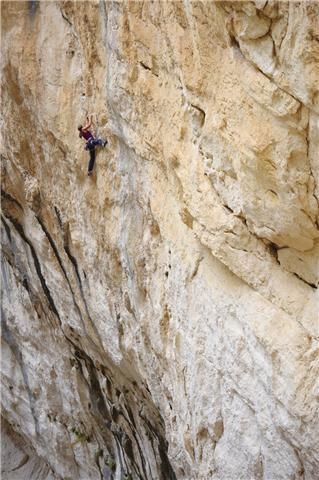 Nina Caprez - Nina Caprez climbing Hotel Supramonte (400m, 8b), Gola di Gorroppu, Sardinia