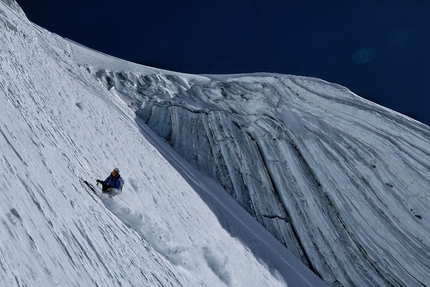 Laila Peak, Pakistan, Carole Chambaret, Tiphaine Duperier, Boris Langenstein - Steep turns during the first integral ski descent of Laila Peak in Pakistan on 11/05/2018 by Carole Chambaret, Tiphaine Duperier and Boris Langenstein