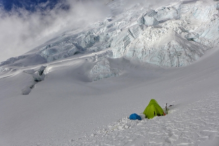 Shishapangma Expedition 2018, Luka Lindič, Ines Papert - Shishapangma Expedition 2018: the first bivy on Nyanang Ri at the start of steeper terrain.