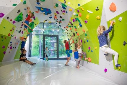 Palestra d'arrampicata Lino Lacedelli, Cortina d'Ampezzo - Sala boulder nella nuova palestra d'arrampicata Lino Lacedelli a Cortina d'Ampezzo il 02/06/2018