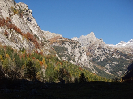 Val di Mello - Paesaggio autunnale delle placche della Val di Mello