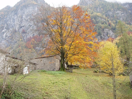 Val di Mello - The huts at Ca di Carnà