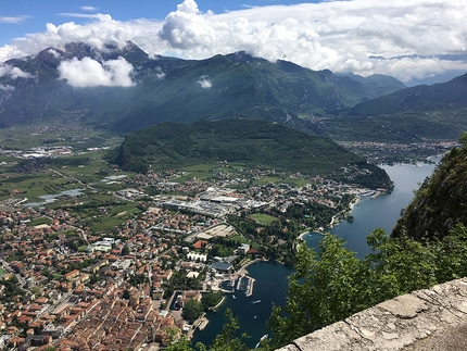 Trekking Lago di Garda - Vista sul Lago di Garda del Monte Brione
