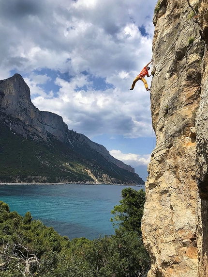 Estate = arrampicata e mare in Sardegna