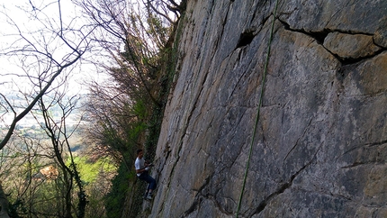 Madonna del Trad, arrampicata, Lombardia - Madonna del Trad: ore e ore appesi a pulire…