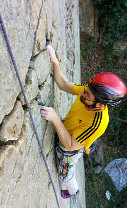 Madonna del Trad, arrampicata, Lombardia - Madonna del Trad: Protezioni su 'Coraggio liquido'