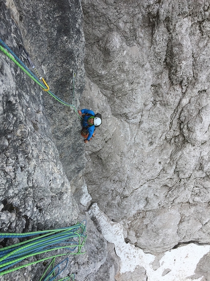 Sass de Putia, Dolomites, Harald Mair, Christof Ursch - Christof Ursch on the first 6c pitch of Nordwind up Peitlerkofel, Dolomites (Harald Mair, Christof Ursch)