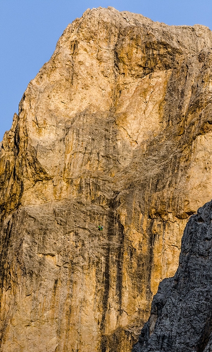 Sass de Putia, Dolomites, Harald Mair, Christof Ursch - Making the first ascent of Nordwind up Peitlerkofel, Dolomites (Harald Mair, Christof Ursch)