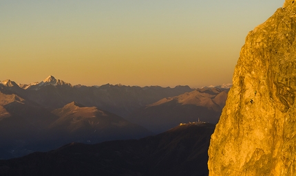 Sass de Putia, Dolomiti, Harald Mair, Christof Ursch - Spettacolare... Harald Mair e Christof Ursch durante la prima salita di Nordwind sul Sass de Putia, Dolomiti