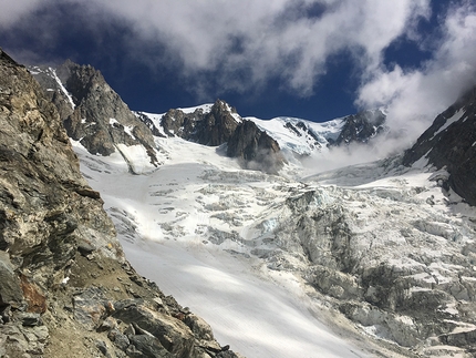 Innominata Ridge, Mont Blanc, Denis Trento, Robert Antonioli - Innominata Ridge: Denis Trento, Robert Antonioli making their fast ascent on 28/06/2018