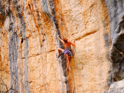 Ikaria Island, Greece, climbing - Ikaria Island: Argyro Papathanasiou climbing Lagos at Platanopi