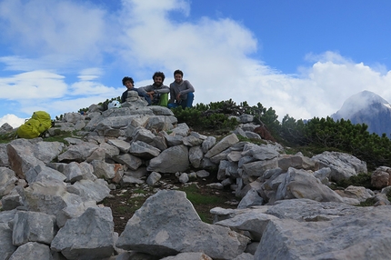 Pale di San Lucano, Dolomiti, Luca Vallata, Samuel Zeni, Mauro Zanon  - Pilastro Bianco Terza Pala di San Lucano: Luca Vallata, Samuel Zeni, Mauro Zanon contenti in cima allo Spiz di Lagunaz