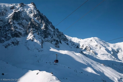 Aiguille du Midi cable car reopens after unexpected maintenance