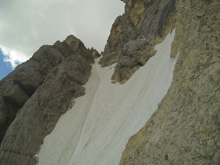 Antelao, Dolomiti, Via Mamabi, Enrico Paganin - Via Mamabi, Antelao, Dolomiti: il nevaio per raggiungere la cima