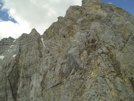 Antelao, Dolomiti, Via Mamabi, Enrico Paganin - Via Mamabi, Antelao, Dolomiti: terreno molto friabile dopo il Pian del Lenzuò