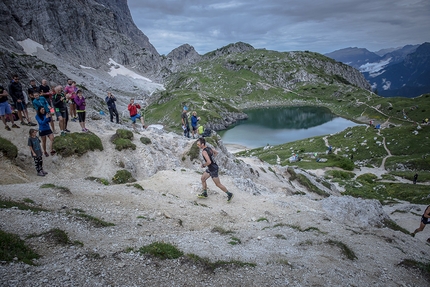 Transcivetta Karpos 2018 - Transcivetta Karpos 2018: Luca Cagnati guida la gara al laghetto del Coldai