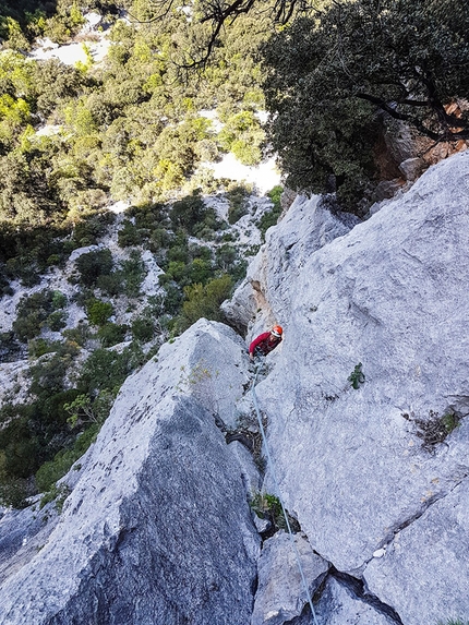 Via Dell'Unicorno, Codula di Luna, Sardegna, Luca Rossi - Via Dell'Unicorno alla Parete di Donneneittu, Codula di Luna, Sardegna: 5 tiro