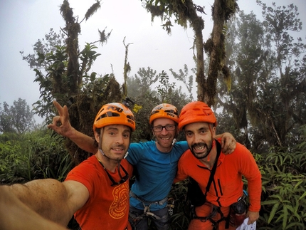 Pico Cão Grande, Sao Tomé, Iker Pou, Eneko Pou, Manu Ponce, Jordi Canyi - Eneko Pou,  Iker Pou and Manu Ponce after the first free ascent of Leve Leve (8b+, 450 m) up Pico Cão Grande, Sao Tomé