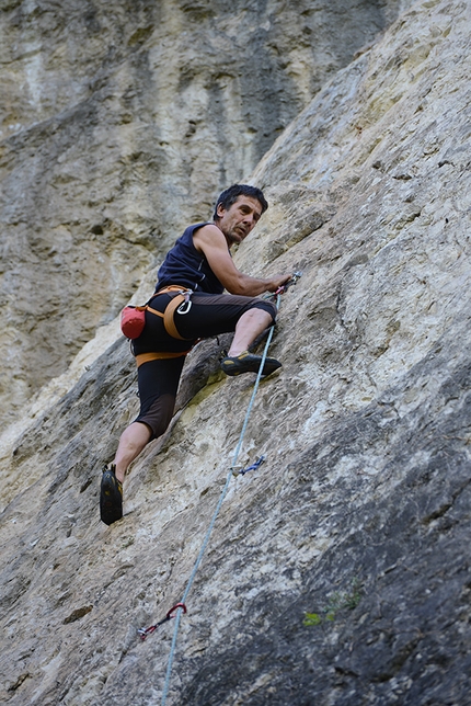 La Vela, arrampicata a Trento - La Vela di Trento: Marco Pegoretti sulla via Gendarme