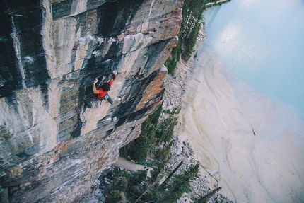 Barbara Zangerl Jacopo Larcher Canada - Jacopo Larcher su The Path a Lake Louise, Canada