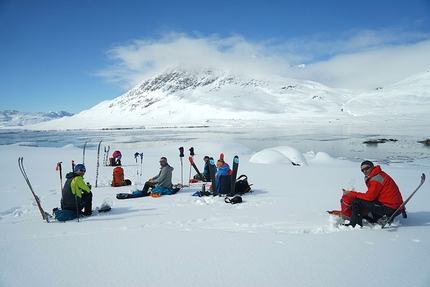 Groenlandia - Scialpinismo in Groenlandia: picnic post-gita al fiordo