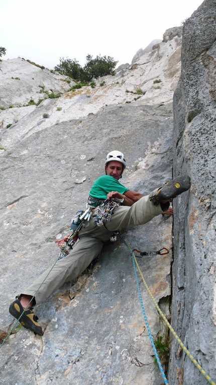 Camaleontica - Punta Cusidore - Sardinia - Maurizio Oviglia on pitch 4 of Camaleontica