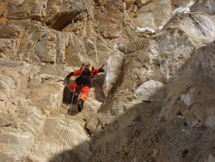 Tomaz Humar Annapurna parete sud - Annapurna parete sud Tomaz Humar: Rock Island 5000-5800m