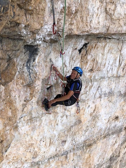 Cima Grande di Lavaredo, Reiner Kauschke, Christoph Hainz, Via dei Sassoni - Reiner Kauschke repeating the Saxon route - Superdirettissima up the North Face of Cima Grande di Lavaredo, Dolomites with Christoph Hainz. In the photo you can see one of the aiders used by Kauschke during the first ascent 