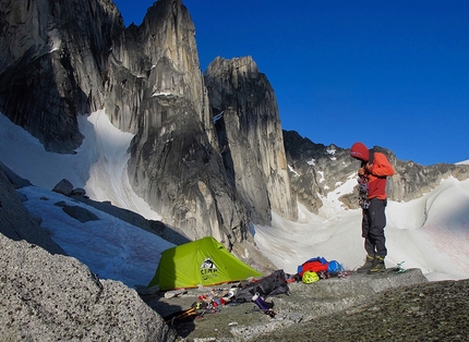 Florian Riegler, Martin Riegler, The Flying Penguin, Bugaboos, Canada - Campo base per Florian Riegler e Martin Riegler nei Bugaboos, Canada