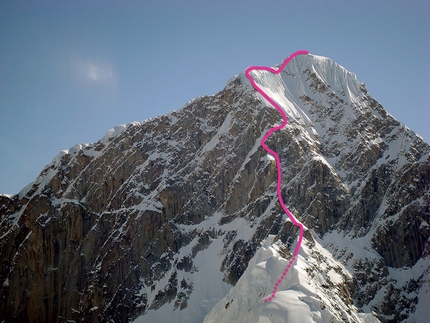 Simon McCartney, Denali, Mount Huntington - La linea di salita all'Huntington di Simon McCartney e Jack Roberts 