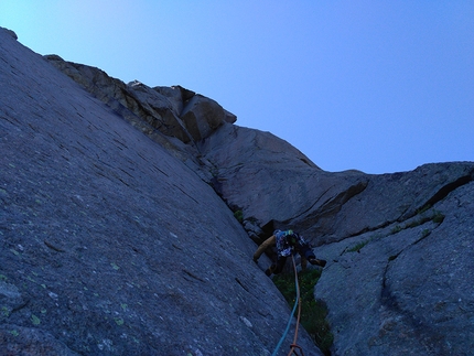 Breiflogtinden, Lofoten, Norway, Dmitrii Panov, Andrey Panov, Anar Demirov - Arctic Odyssey, Breiflogtinden East Face: making the first ascent