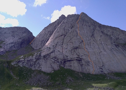 Breiflogtinden, Lofoten, Norway, Dmitrii Panov, Andrey Panov, Anar Demirov - Arctic Odyssey, Breiflogtinden East Face, Lofoten (Dmitrii Panov, Andrey Panov, Anar Demirov)