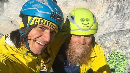 Stigmata, Sass de la Crusc, Dolomiti, Simon Gietl, Andrea Oberbacher - Stigmata, Sass de la Crusc: Simon Gietl e Andrea Oberbacher durante la prima salita nel 2016