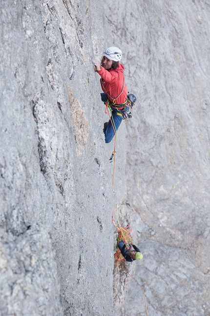 Stigmata, Heiligkreuzkofel, Dolomites, Simon Gietl, Andrea Oberbacher - Stigmata, Heiligkreuzkofel: Simon Gietl and Andrea Oberbacher making the first free ascent on 17/07/2017