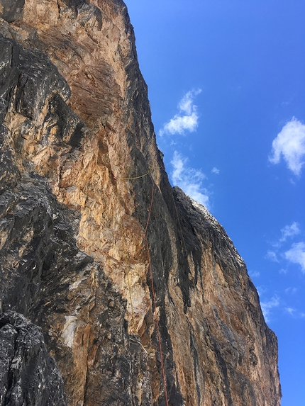 Dolomiti di Brenta, Castello di Vallesinella, Giorgio Pirovano, Nicola Castagna - Agrodolce, Castello di Vallesinella, Dolomiti di Brenta: Nicola Castagna sul terzo tiro