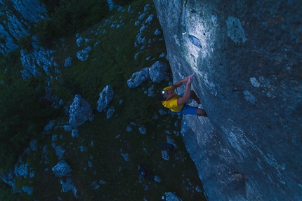 Pietro Radassao, Frosolone, Colle dell'Orso - Pietro Radassao night climbing up Agony 8a, Frosolone