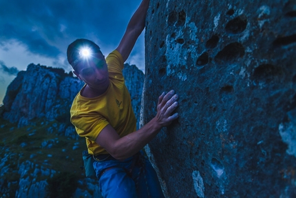 Pietro Radassao, Frosolone, Colle dell'Orso - Pietro Radassao night climbing up Agony 8a, Frosolone