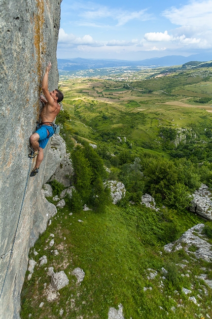 Pietro Radassao, Frosolone, Colle dell'Orso - Pietro Radassao climbing Fuga dalla Follia-Galactica 8a, Frosolone