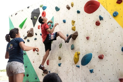 Nina Caprez, Lebanon, ClimbAID - Nina Caprez teaching climbing to Syrian refugees and Lebanese youth.