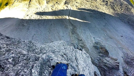 Marco Milanese Tre Cime di Lavaredo BASE jump - Marco Milanese in free solo sulle Tre Cime di Lavaredo