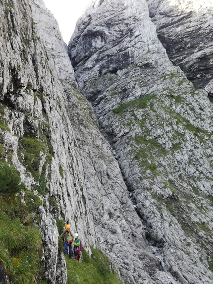 Mente Demente, Spiz della Lastia, Agner, Dolomites, Diego Toigo, Francesco Fent, Alberto Maschio - On the central ledge of Spiz della Lastia, Dolomites