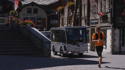 Andreas Steindl, Matterhorn - Andreas Steindl Matterhorn speed: the start from the church in the center of Zermatt