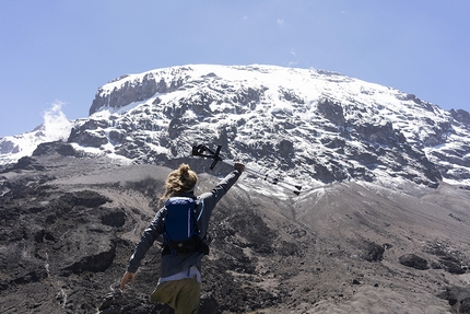 Tom Belz Kilimangiaro - Tom Belz durante la sua salita del Kilimangiaro