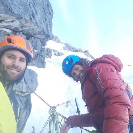 Aoraki, Mt Cook, New Zealand, Caleb Jennings, Kim Ladiges - Caleb Jennings and Kim Ladiges making the first ascent of Pilgrim up the South Face of Aoraki, New Zealand