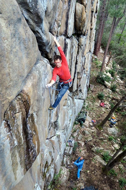 Corsica climbing  - Climbing in Corsica in summer: Julien in the new sector A Tyroliana