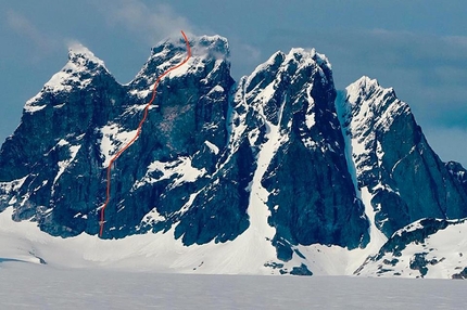 Devils Paw Alaska, Brette Harrington, Gabe Hayden - The route line of Shaa Téix'i (1300m, 5.11a), Devil's Paw West Face, Alaska (1300m, 5.11a, Brette Harrington, Gabe Hayden 09/2018)