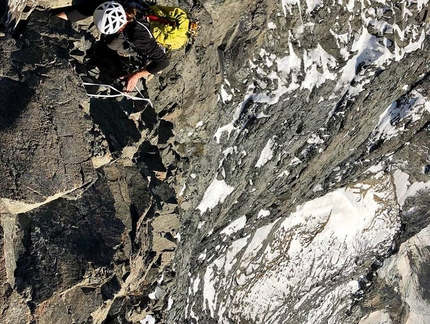 Devils Paw Alaska, Brette Harrington, Gabe Hayden - Brette Harrington and Gabe Hayden making the first ascent of Shaa Téix'i (1300m, 5.11a), Devil's Paw West Face, Alaska (09/2018)