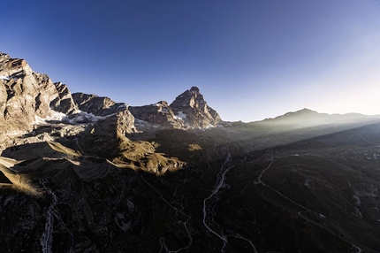 Matterhorn, François Cazzanelli, Andreas Steindl - Matterhorn x 4: the four ridges were climbed on 12 September 2018 by  climbed by François Cazzanelli and Andreas Steindl in 16:04